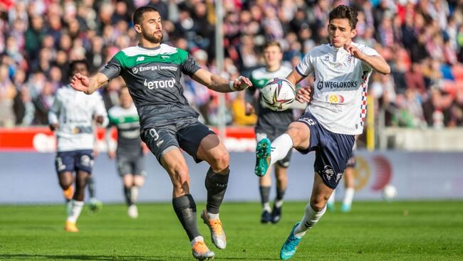 Nhận định nhanh Gornik Zabrze vs Lechia Gdansk, 19h45 20/07 2 Màn thư hùng Gornik Zabrze và Lechia Gdansk